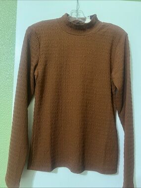 Sanctuary women’s Rust Brown Textured Turtleneck top